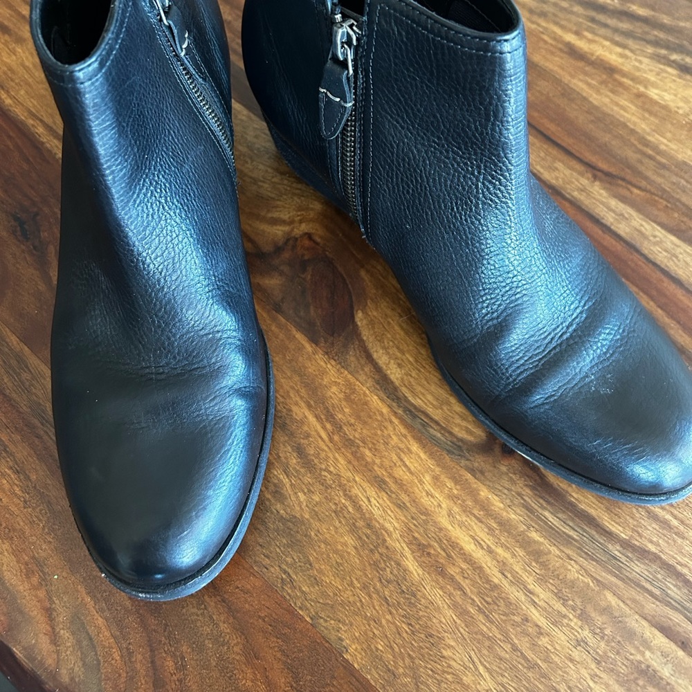 Clark leather bootie